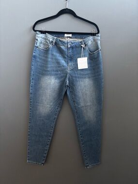 NWT Pistola high rise crop blue jeans Anthropology